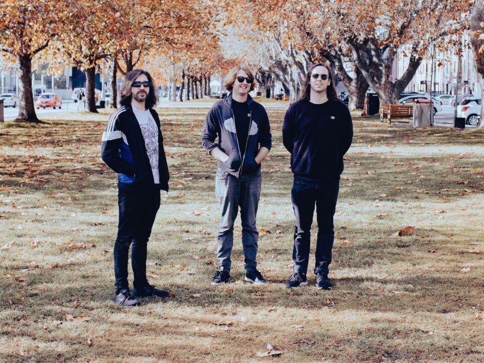 DZ DEATHRAYS Share Boundary Pushing New Album ‘R.I.F.F.’ + Announce National Tour